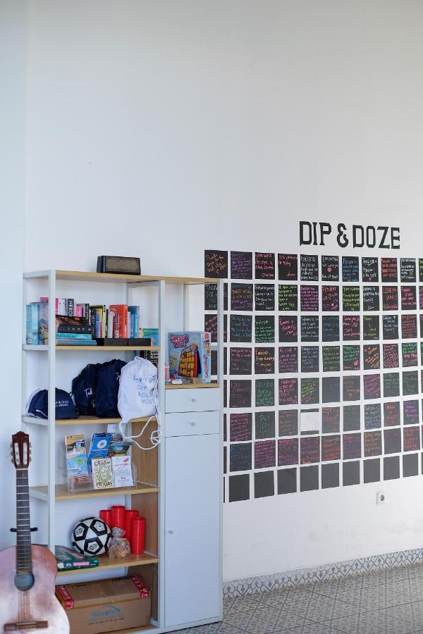 Dip & Doze Living Hostel Canggu Buitenkant foto
