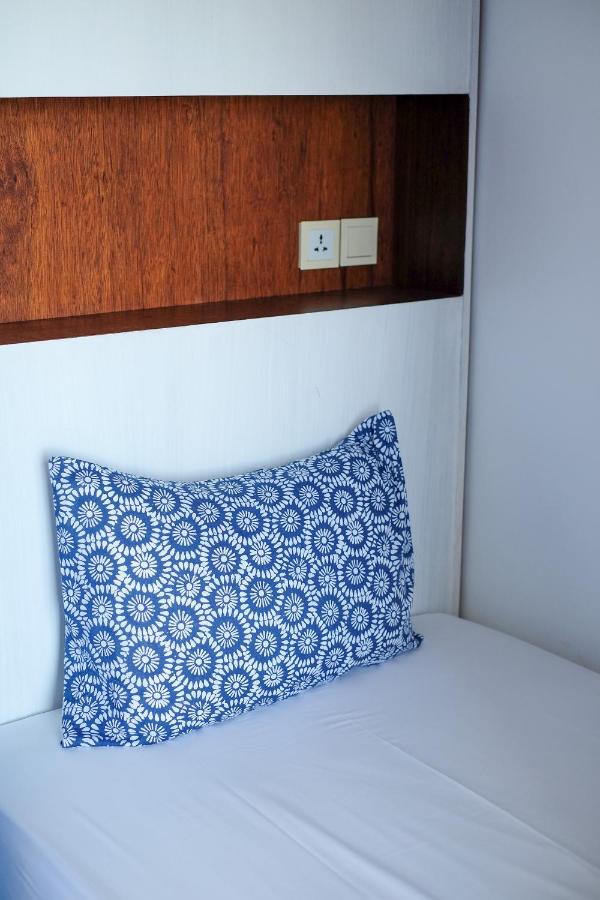 Dip & Doze Living Hostel Canggu Buitenkant foto