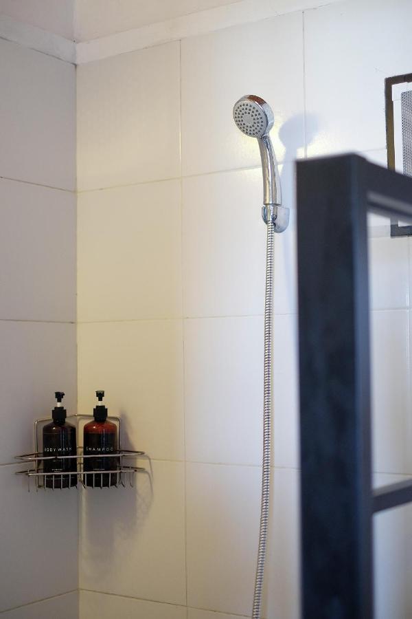 Dip & Doze Living Hostel Canggu Buitenkant foto
