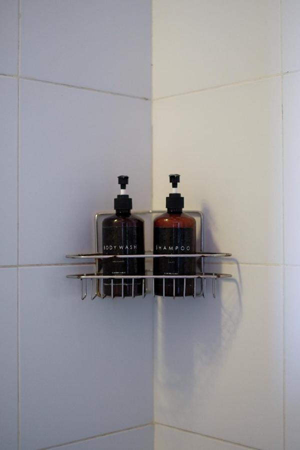 Dip & Doze Living Hostel Canggu Buitenkant foto