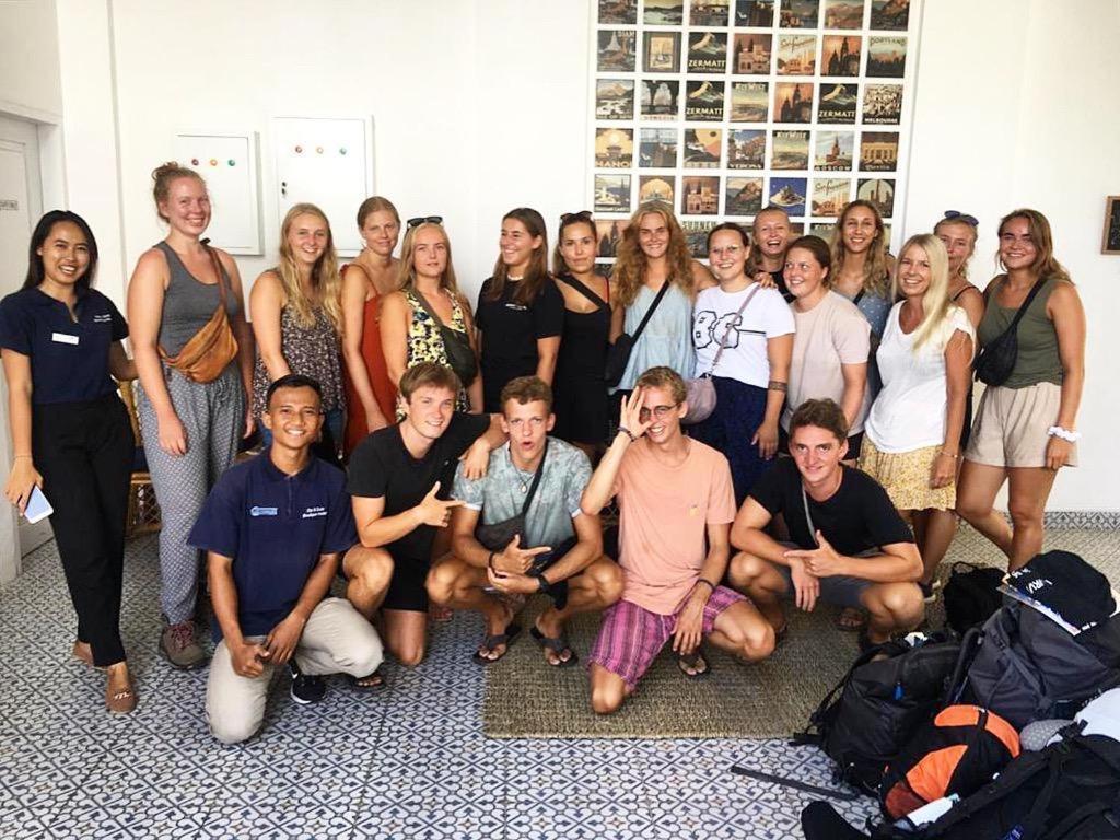 Dip & Doze Living Hostel Canggu Buitenkant foto